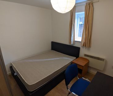 3 bedroom flat to rent - Photo 5