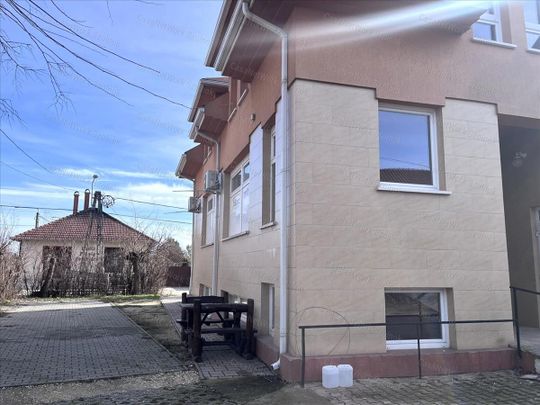 Kiadó jó állapotú lakás - Szolnok - Photo 1