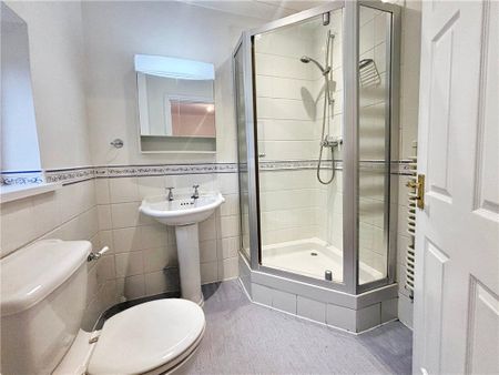 Ferry Lane, Wraysbury, Staines-upon-Thames, Berkshire, TW19 6HG - Photo 3