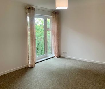 2 Bed Flat, Pineridge Gardens, RG30 - Photo 3