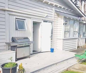 Room in Boarding House - Photo 4