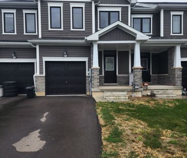 For Lease - 42 Ever Sweet Way, Thorold, Ontario - Photo 1