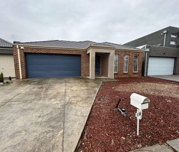 Spacious 4-Bedroom Home in Sought-After Burnside Heights - Photo 1