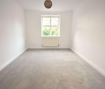 Banister, SO15 - Photo 2