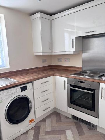 2 bedroom apartment to rent - Photo 4