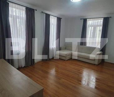 Casa recent renovata, 3 camere, zona centrala - Fotografie 1