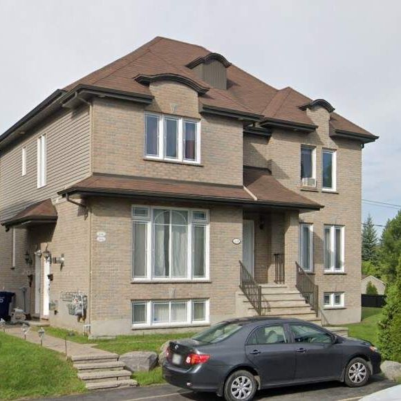 3 CH - 1 SDB - Laval - $2,600 /mo - Photo 1