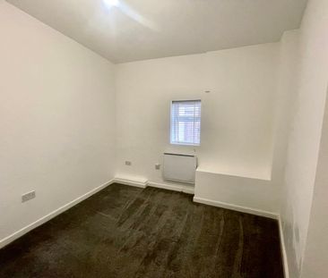 Queens Road, Aldershot, Hampshire, GU11 - Photo 1