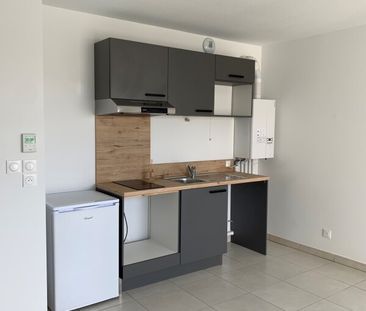 Location Appartement 1 pièce 28m² LES ANGLES 30133 - Photo 1