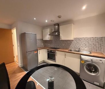 2 bedroom flat to rent - Photo 6