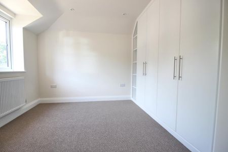 3 bedroom semi-detached house to rent - Photo 5