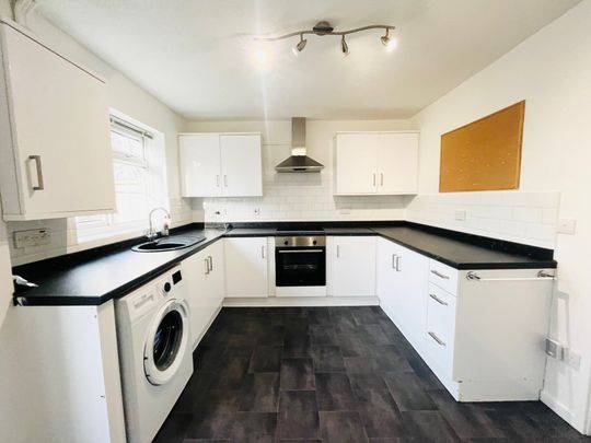 2 bedroom house to rent - Photo 1