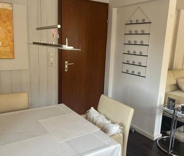 Liebevoll sanierte Altbauwohnung - Photo 2