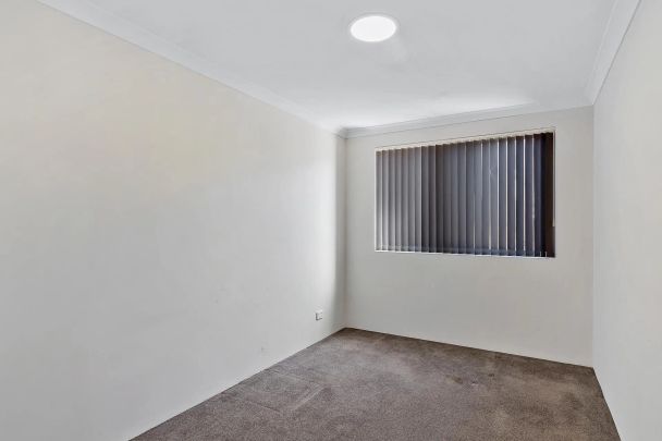 2/90 Cooper Street, - Photo 1