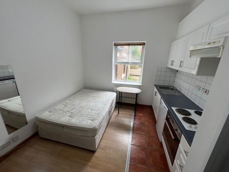 Bedsit, Crayford Road, N7 - Photo 4