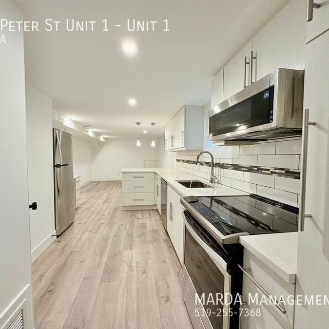 BEAUTIFULLY RENOVATED 2BEDROOM/1BATH + HYDRO AND GAS - Photo 1