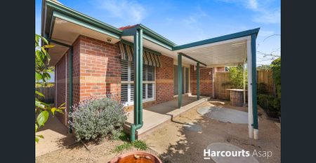 Charming Family Home in Vibrant Frankston - Photo 4