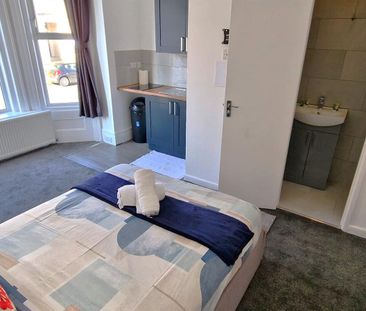 Little Acorn, Bournemouth, BH2 - Photo 5