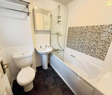 3 bedroom semi-detached house to rent - Photo 4