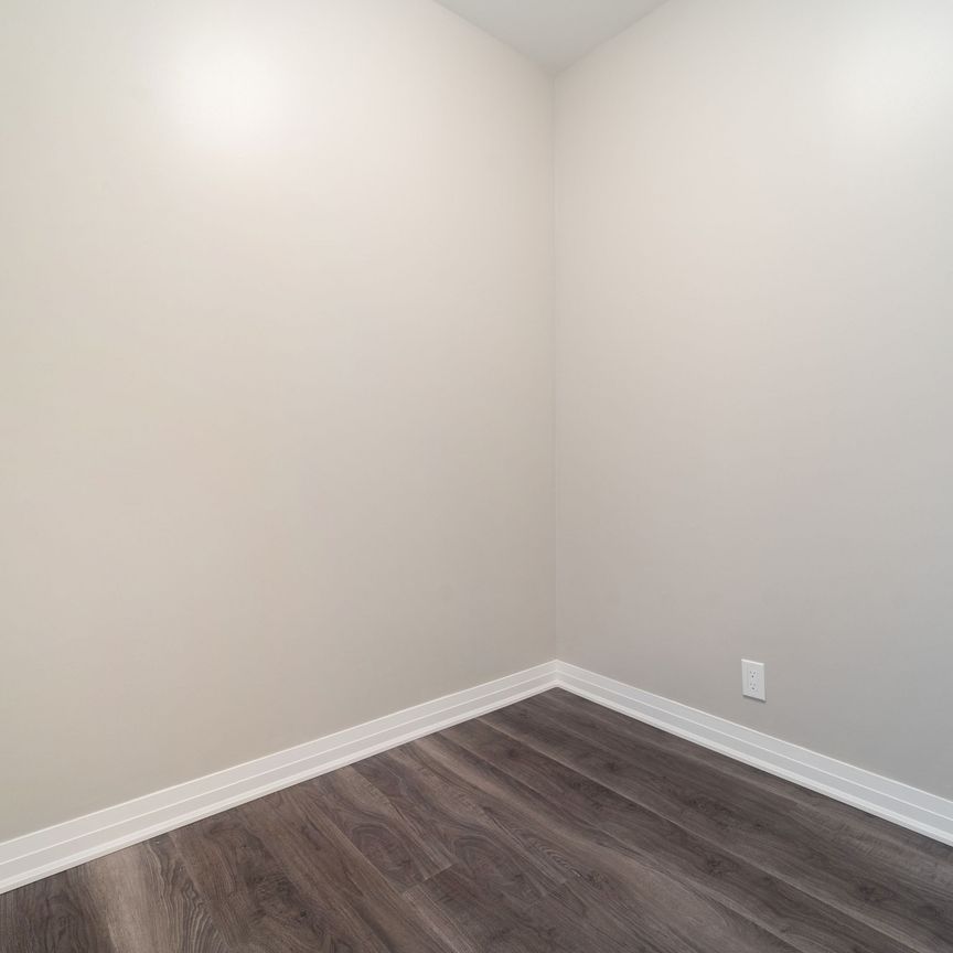 For Lease - 102 Grovewood Common Unit# 303, Oakville, Ontario - Photo 1