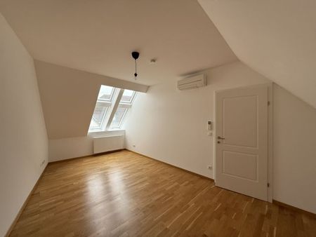 KREMS-Zentrum, 3-Zimmer Dachgeschosswohnung mit Lift und Klima-Anlage - Photo 4