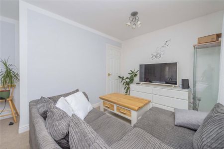 3 bedroom end of terrace house to rent - Photo 4