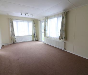 2 bedroom park home to rent - Photo 1
