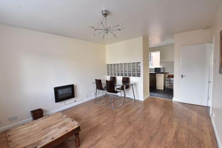 2 bedroom flat to rent - Photo 3