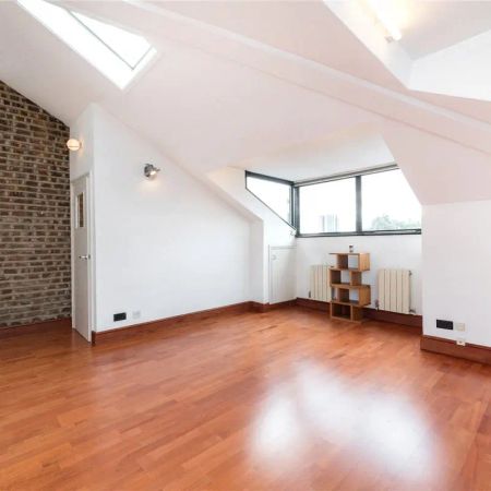 1 bedroom flat in Belsize Park - Photo 3