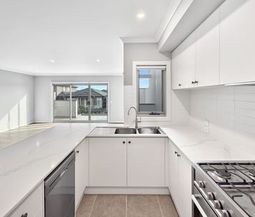 🏡 Brand New 4-Bedroom Townhouse in Wollert - Photo 6