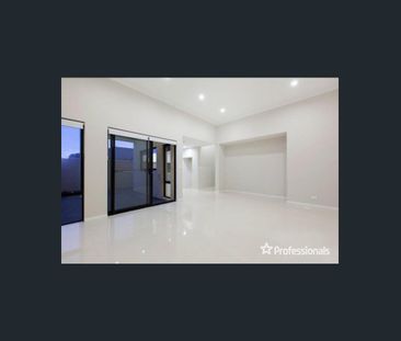 Stylish Apartment ! - Photo 1