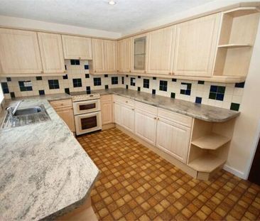 4 bedroom detached house to rent - Photo 3