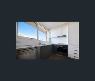 Sunlit Space in the Heart of Prahran - Photo 6