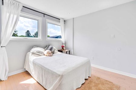 For Lease - 14 Poplar Crescent, Aurora, Ontario - Photo 2