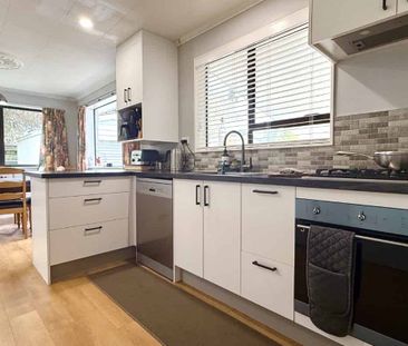 3-Bedroom Home in Totara Park - Photo 2