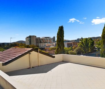 Location! Location! - Photo 5