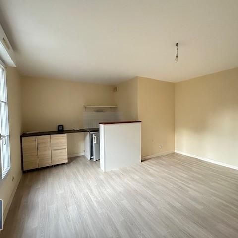 Location Appartement 2 pièces 33m² POITIERS 86000 - Photo 1