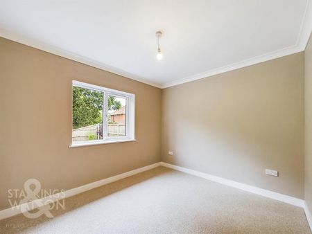 3 bedroom detached bungalow to rent - Photo 3
