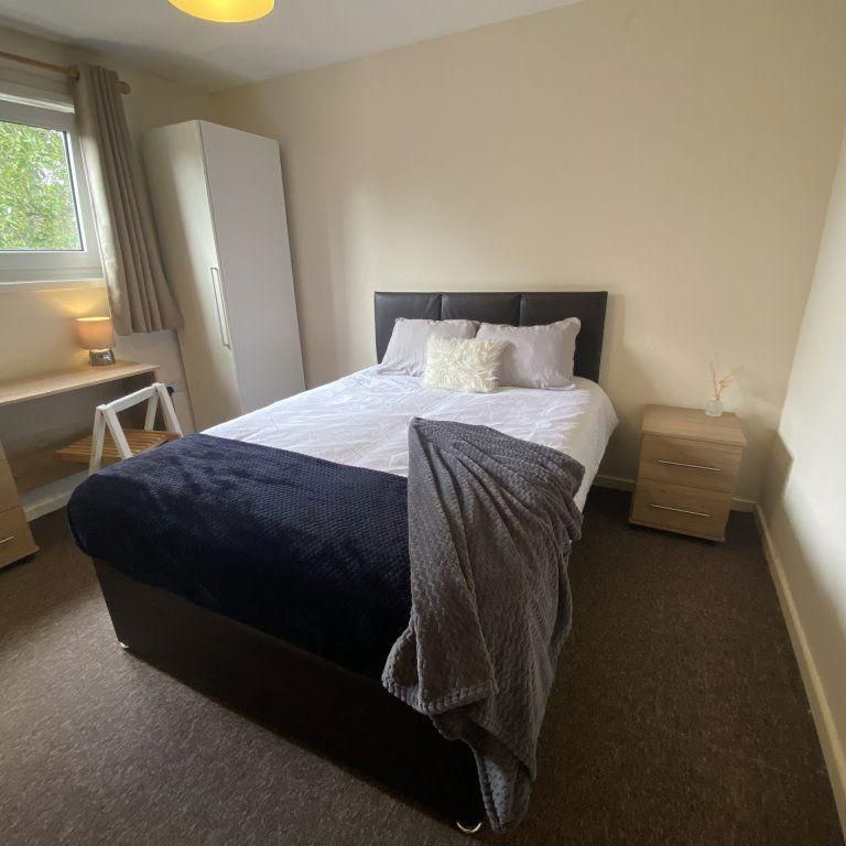 1 bedroom in a house share to rent - Photo 1