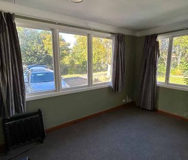 Large family home with huge garden space - Photo 3