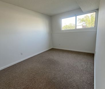 420 Sabrina Road Southwest, Calgary - Photo 5