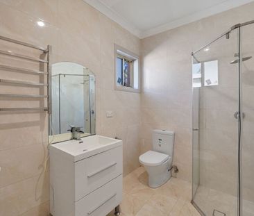 Modern Home - Photo 5