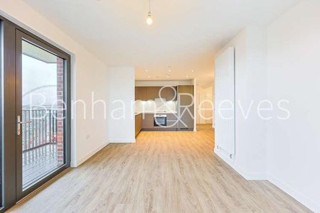 Brook Avenue, Wembley, HA9 - Photo 2