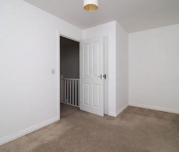 2 bedroom semi-detached house to rent - Photo 4