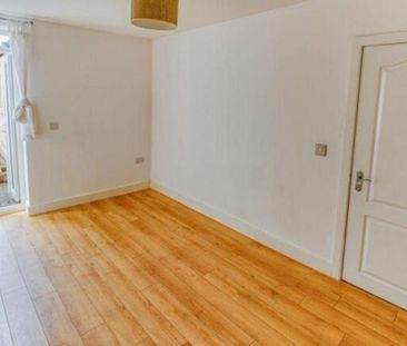 2 bedroom property to rent - Photo 3