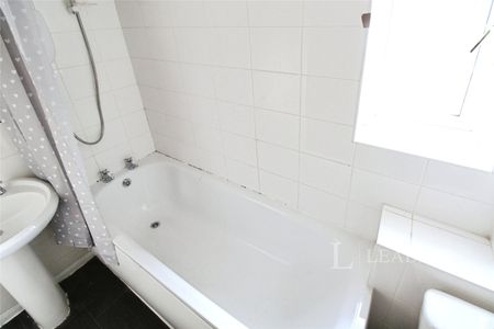 2 bedroom house to rent Twigden Court, Mount Pleasant Road, Luton, LU3 - Photo 2