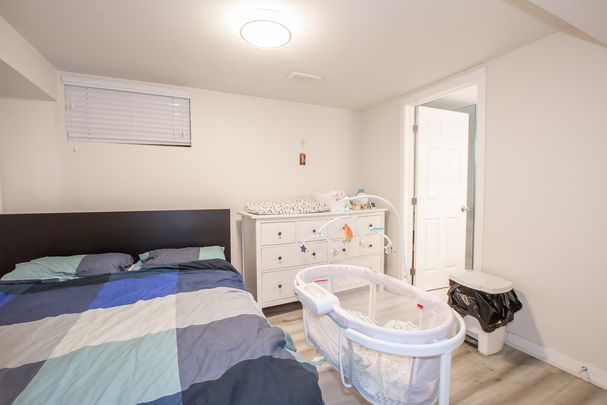 Spacious 3 bedroom Apartment in Hamilton!! - Photo 1