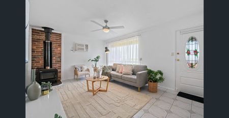 Elevated views all the way to the sea - Photo 5