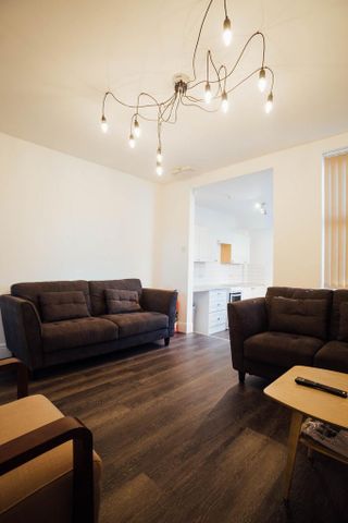 5 bedroom house to rent - Photo 2