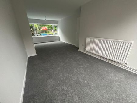 3 bedroom semi-detached house to rent - Photo 5